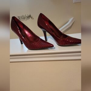 NWOT! NINE WEST PATENT LEATHER POINTY TOE HEELS 👠